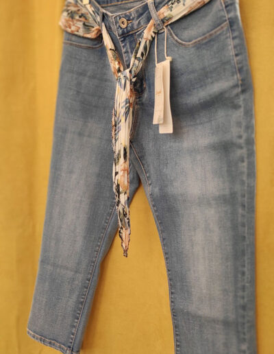 pantacourt jean et ceinture tissu