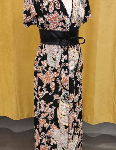 robe longue avec ceinture cuir noir